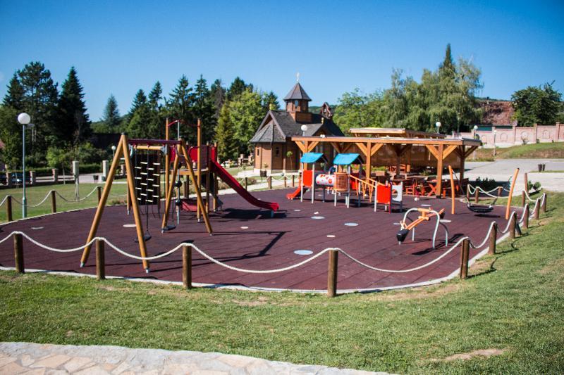 Etno Complex Vrdnicka Kula Hotel Връдник Екстериор снимка